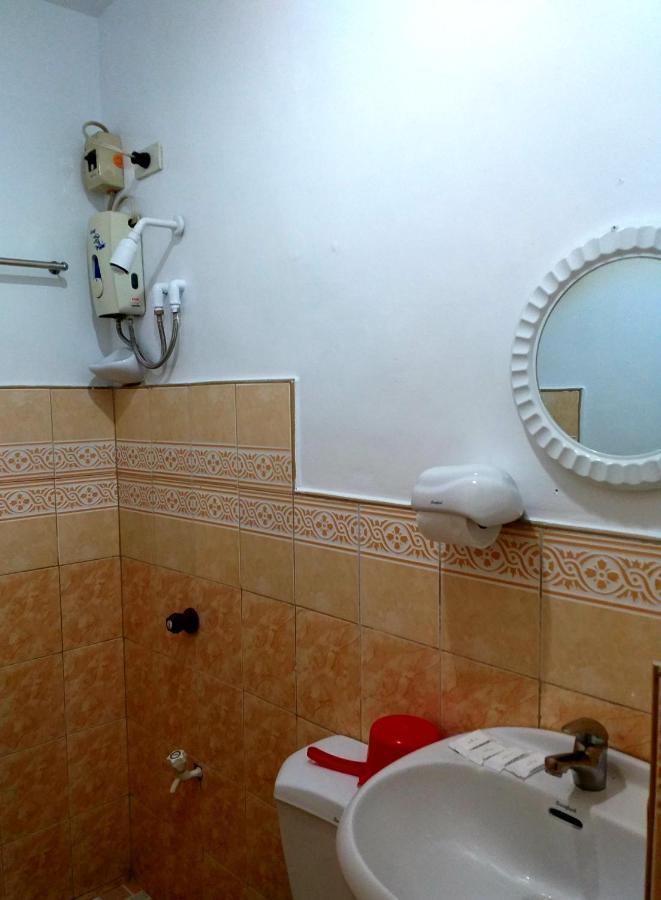 Sola Eleganza Apartelle Quezon City Ngoại thất bức ảnh