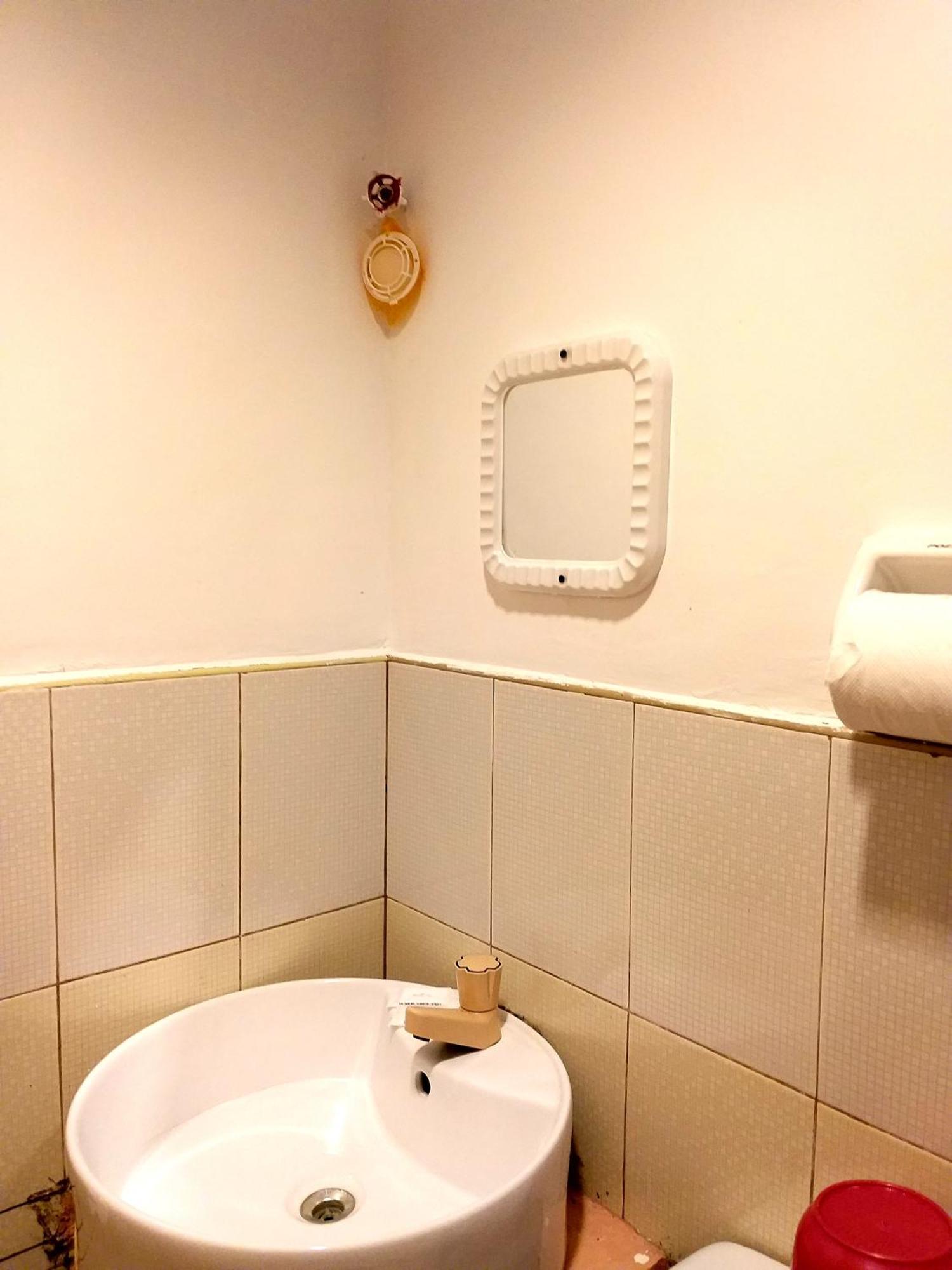 Sola Eleganza Apartelle Quezon City Ngoại thất bức ảnh